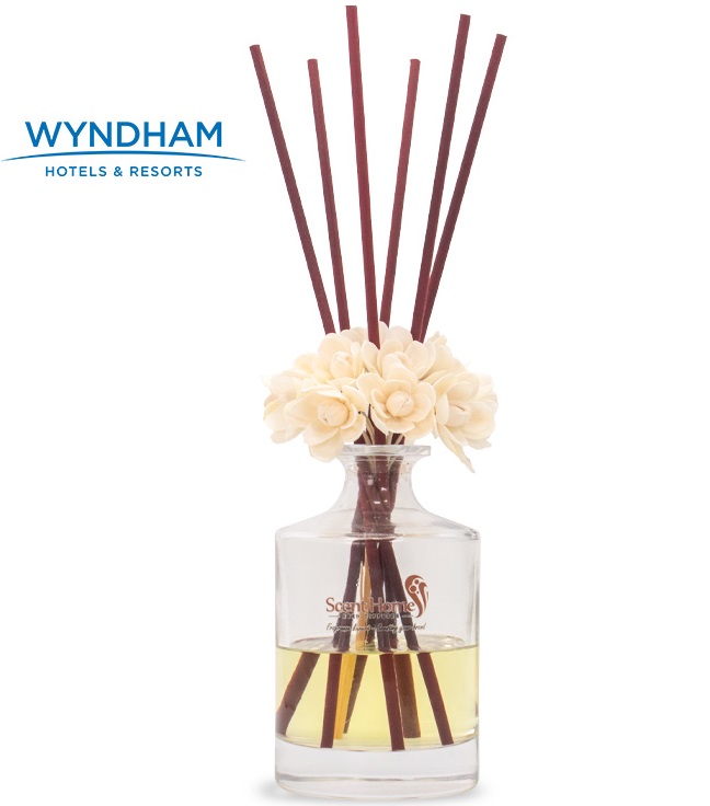Que mây tán hương khách sạn 5* Wyndham Hotel